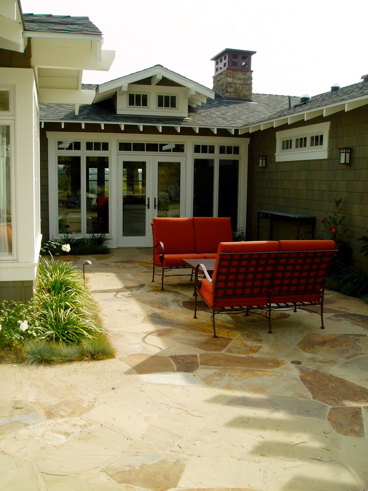 Esempio di un patio o portico american style