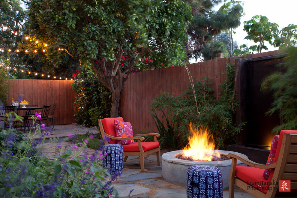 Elegant patio photo in Los Angeles