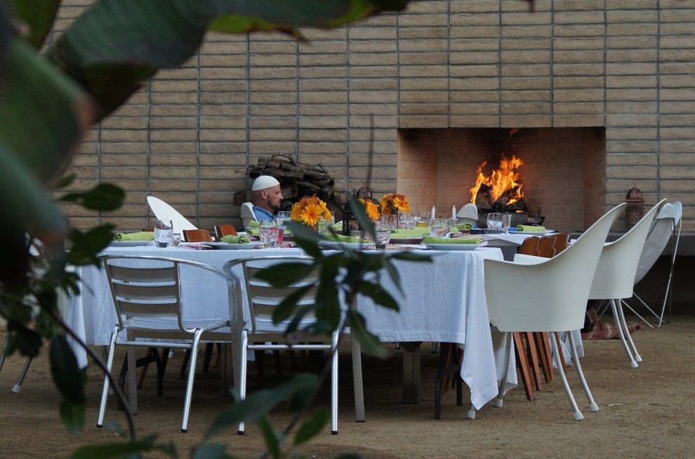 Studio City Outdoor Room Midcentury Patio Los Angeles by Wang