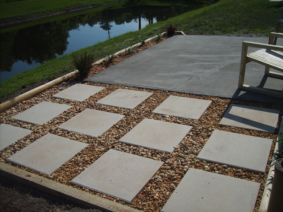Patio - modern patio idea in Tampa