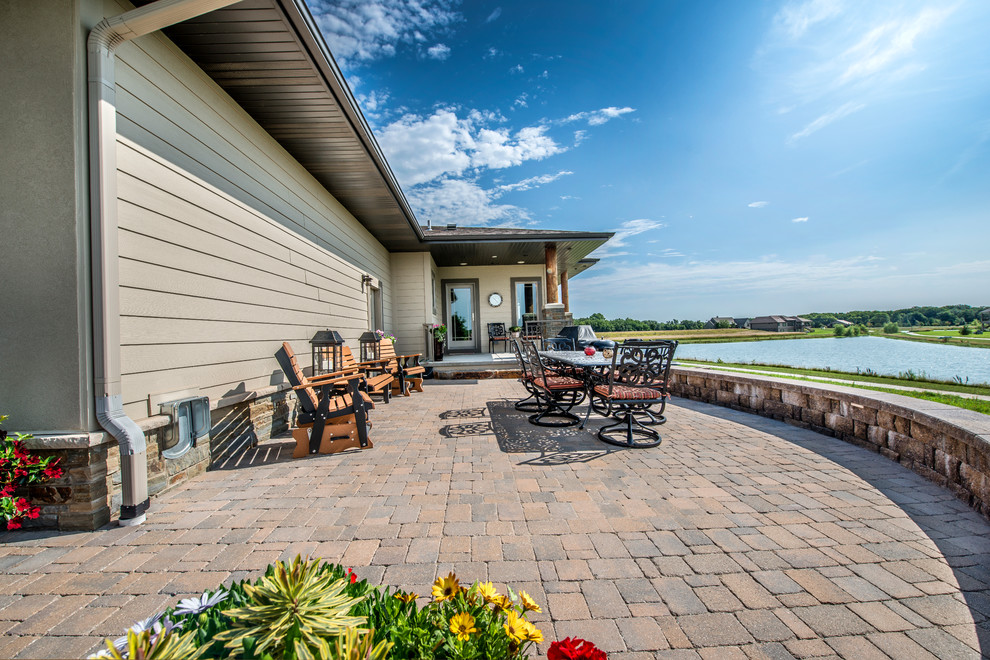 Immagine di un patio o portico country con nessuna copertura