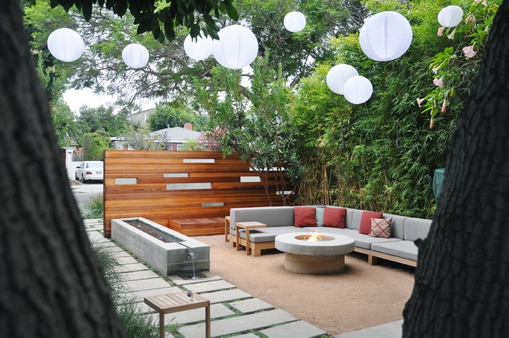 Design ideas for a contemporary patio in Los Angeles with no cover.