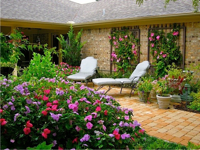Terracotta cobble patio - Traditional - Patio - Dallas - by Original  Landscape Concepts Inc | Houzz NZ