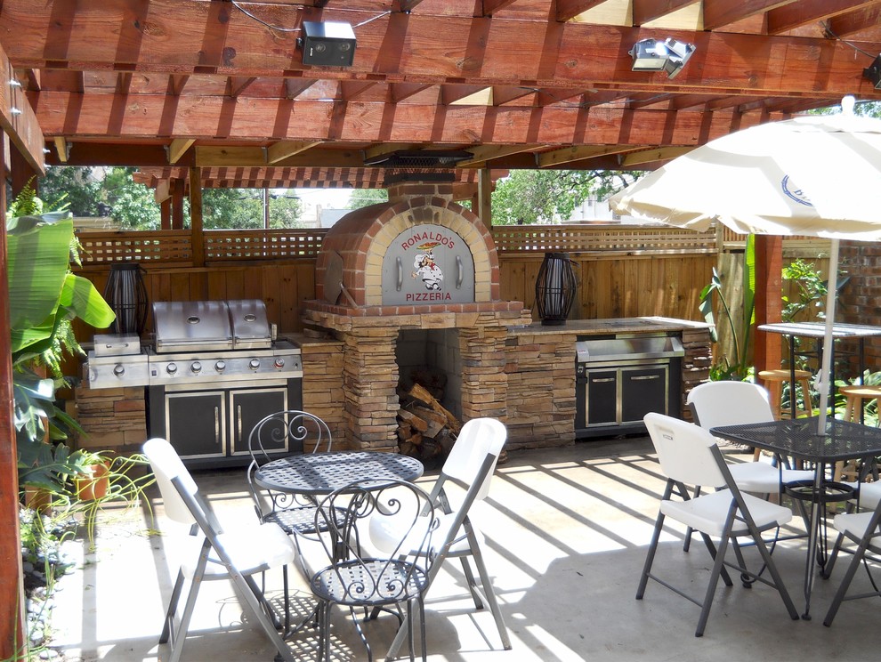 The Jordan Family Wood Fired Pizza Oven & Patio Pizzeria in Texas