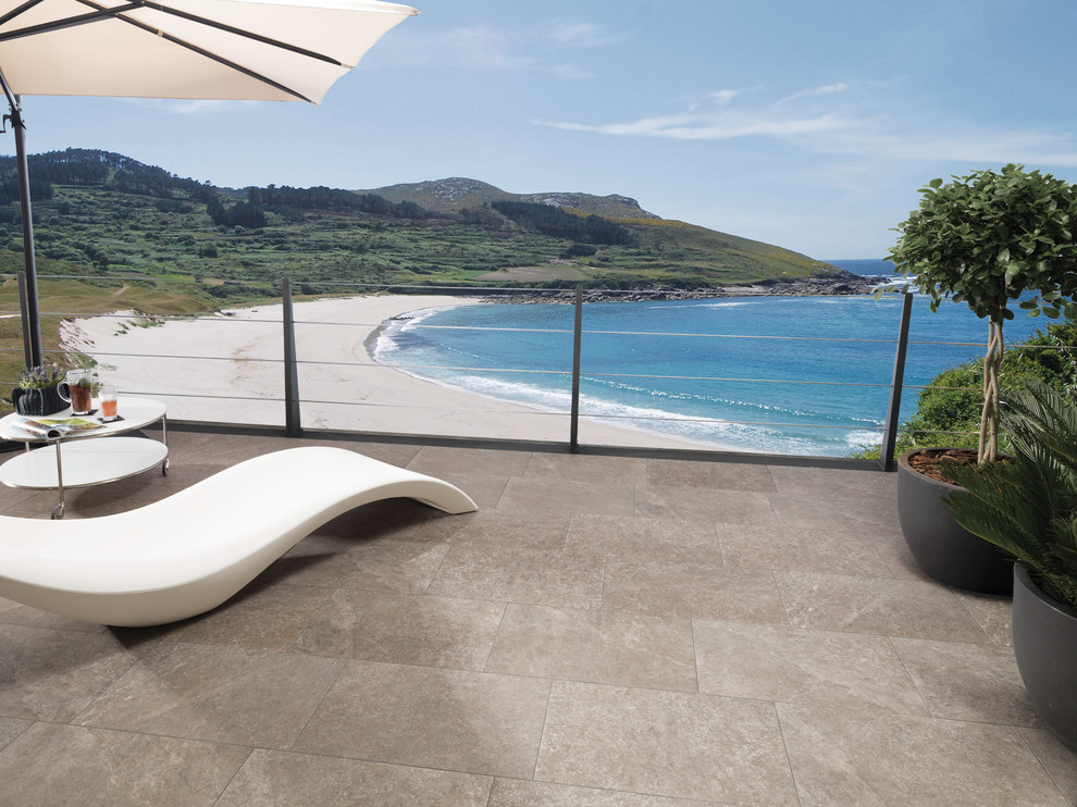 Design ideas for a contemporary patio in Hobart.