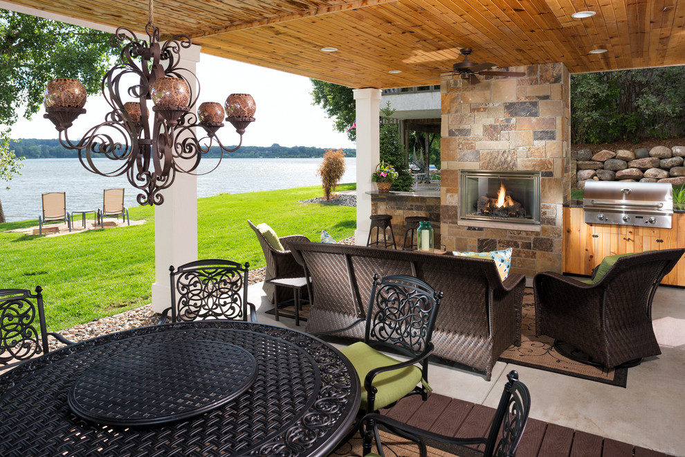 This is an example of a traditional patio in Minneapolis with a bbq area.