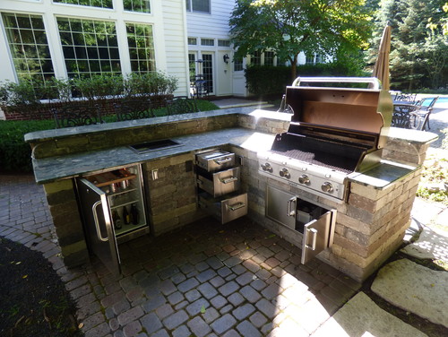 L-shaped outdoor kitchen