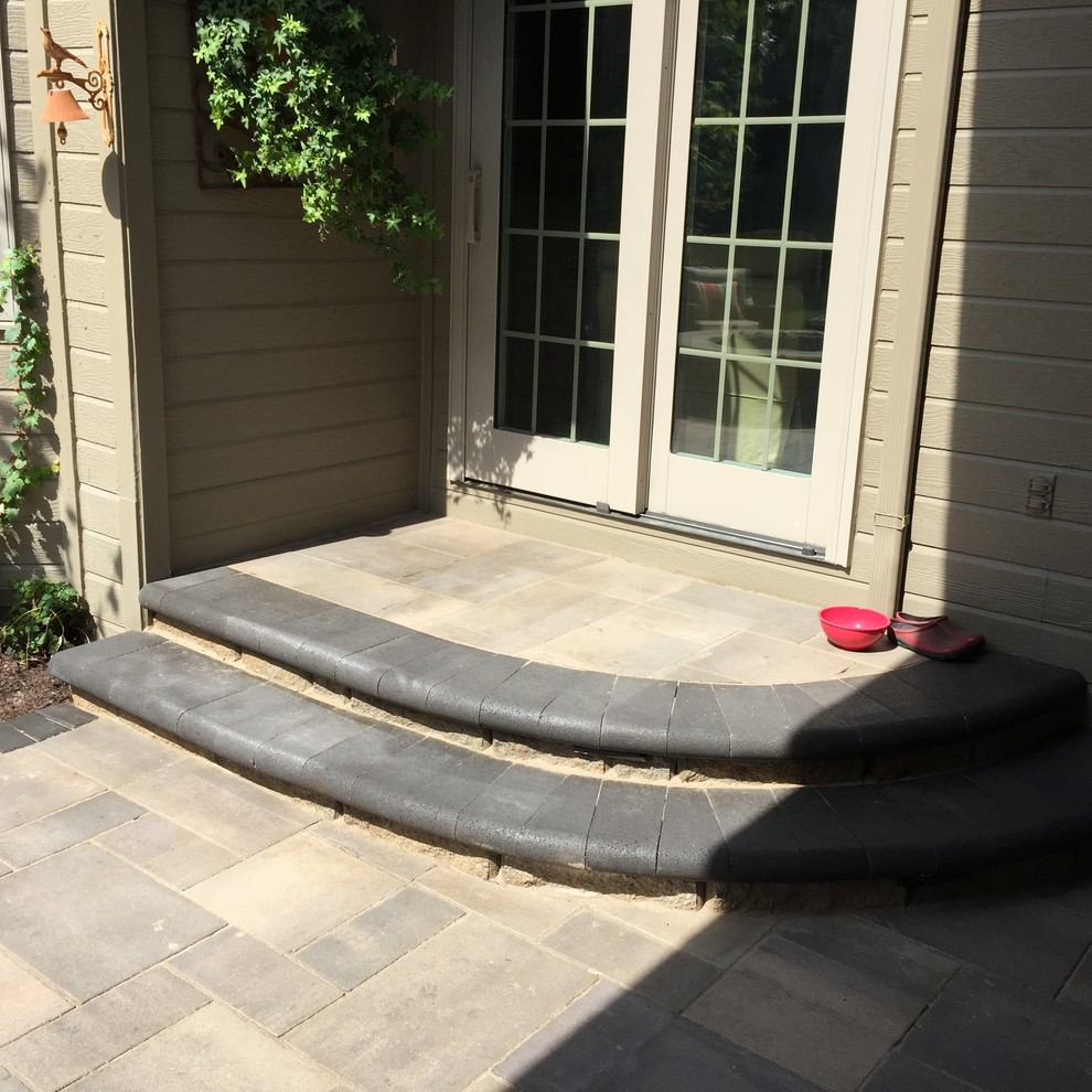 Transitional Backyard Outdoor Kitchen & Firepit Traditional Patio