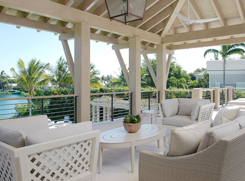 Patio - tropical patio idea in Miami