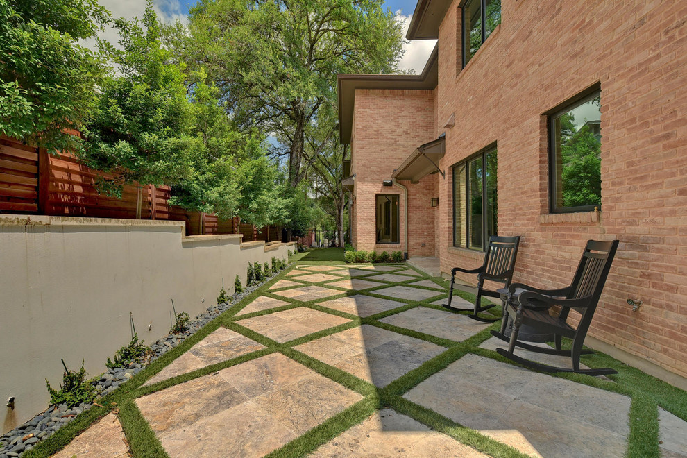 Transitional patio photo in Austin