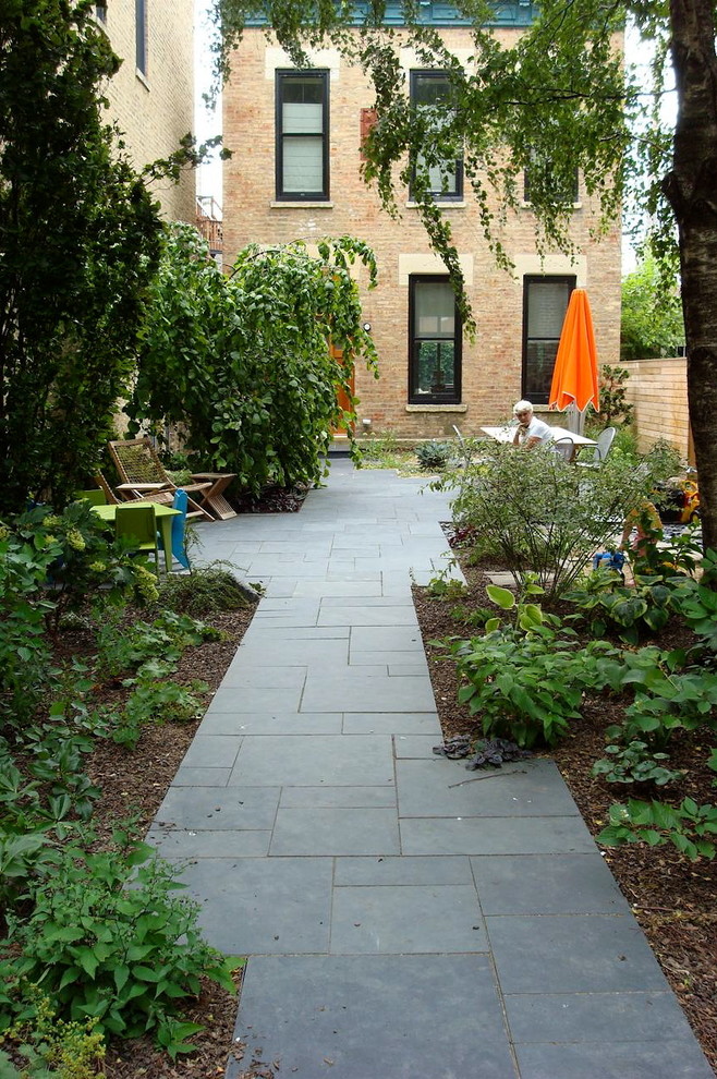 Esempio di un patio o portico minimal