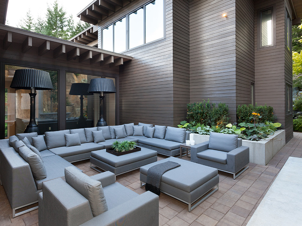 Contemporary patio in Vancouver.