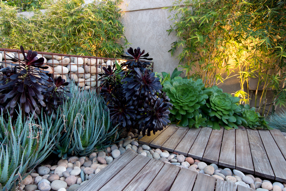 Idee per un piccolo patio o portico minimalista