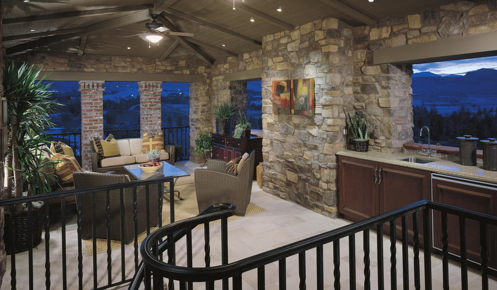 Design ideas for a rustic patio in San Diego.