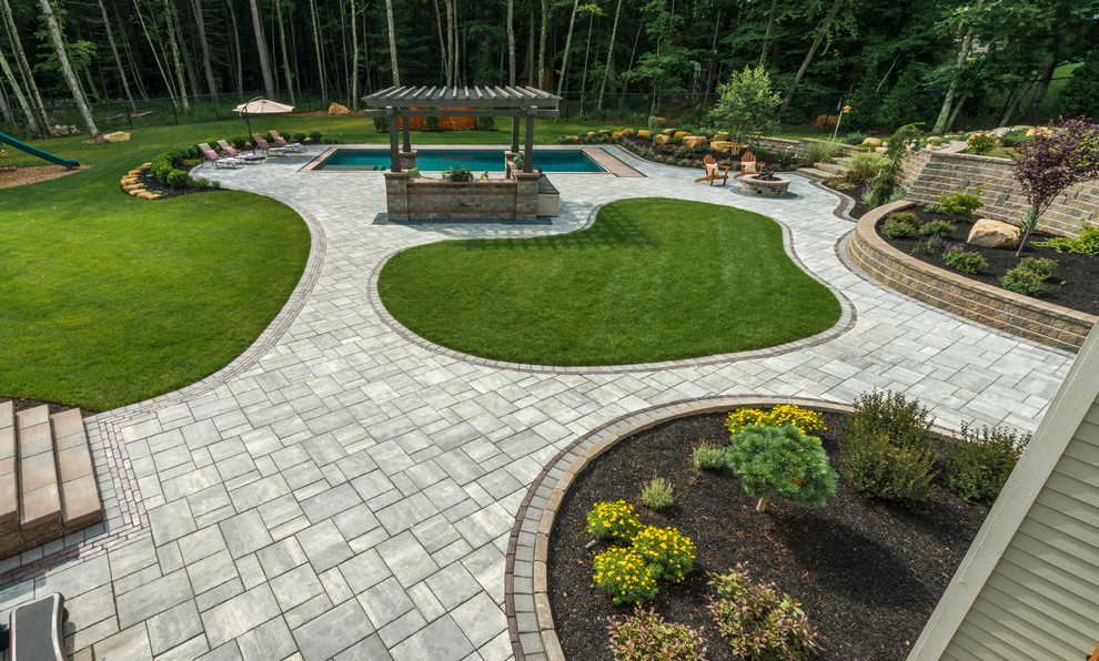 Unilock Beacon Hill Flagstone With Pisa2 Wall Contemporary Patio Other By Unilock Houzz 