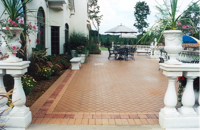 Upscale Landscape And Masonry Nicolock Pavers And Walls Installation Classique Terrasse Et 4430