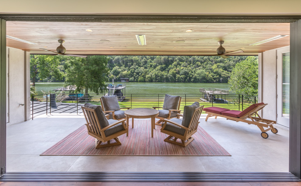 Upstairs outdoor living Modern Patio Austin by Bella Villa