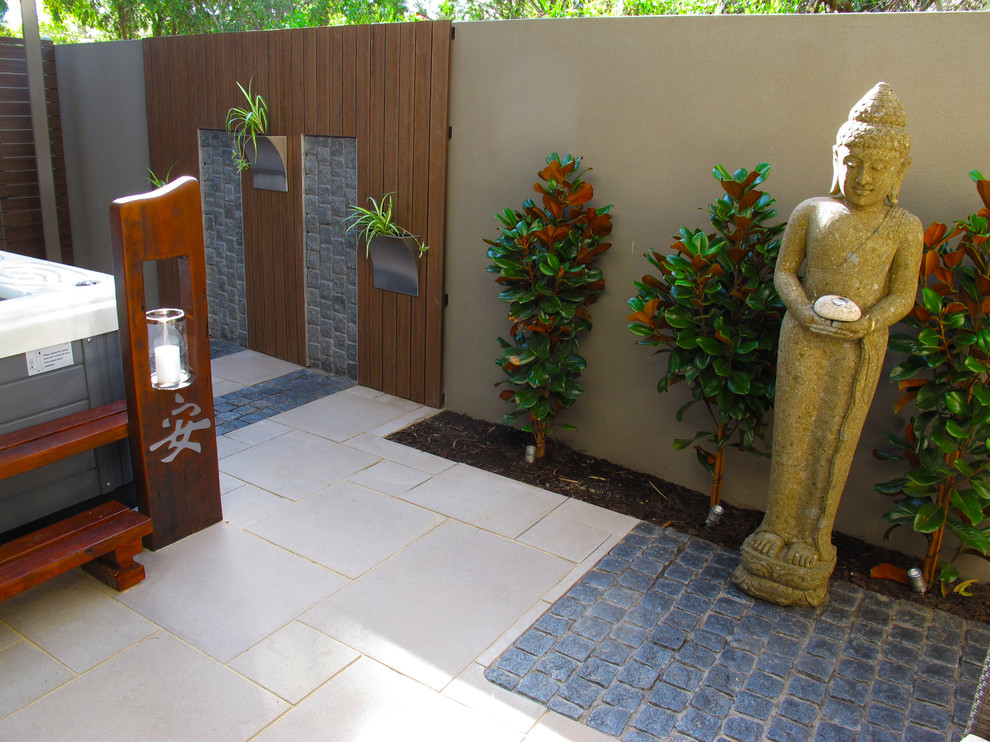 Inspiration for an asian patio remodel in Adelaide