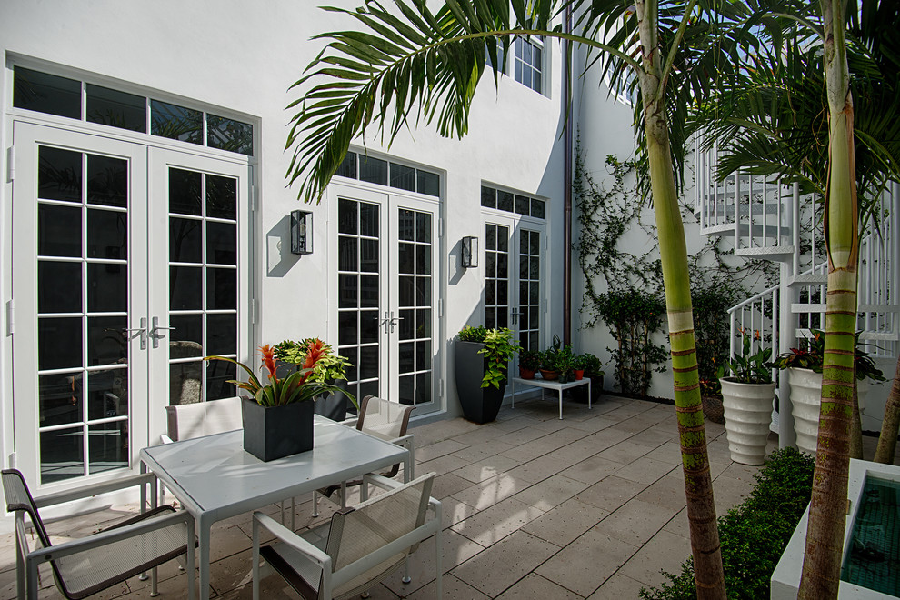 Valencia Townhouse Phase 1 Tropical Patio Miami by Nelson de