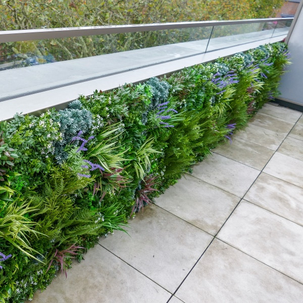 VistaFolia Privacy Fence with Artificial Green Walls Contemporary