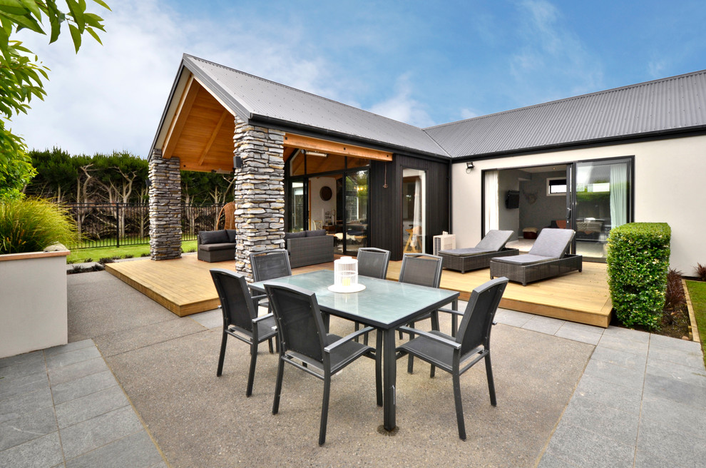 Design ideas for a contemporary patio in Christchurch.
