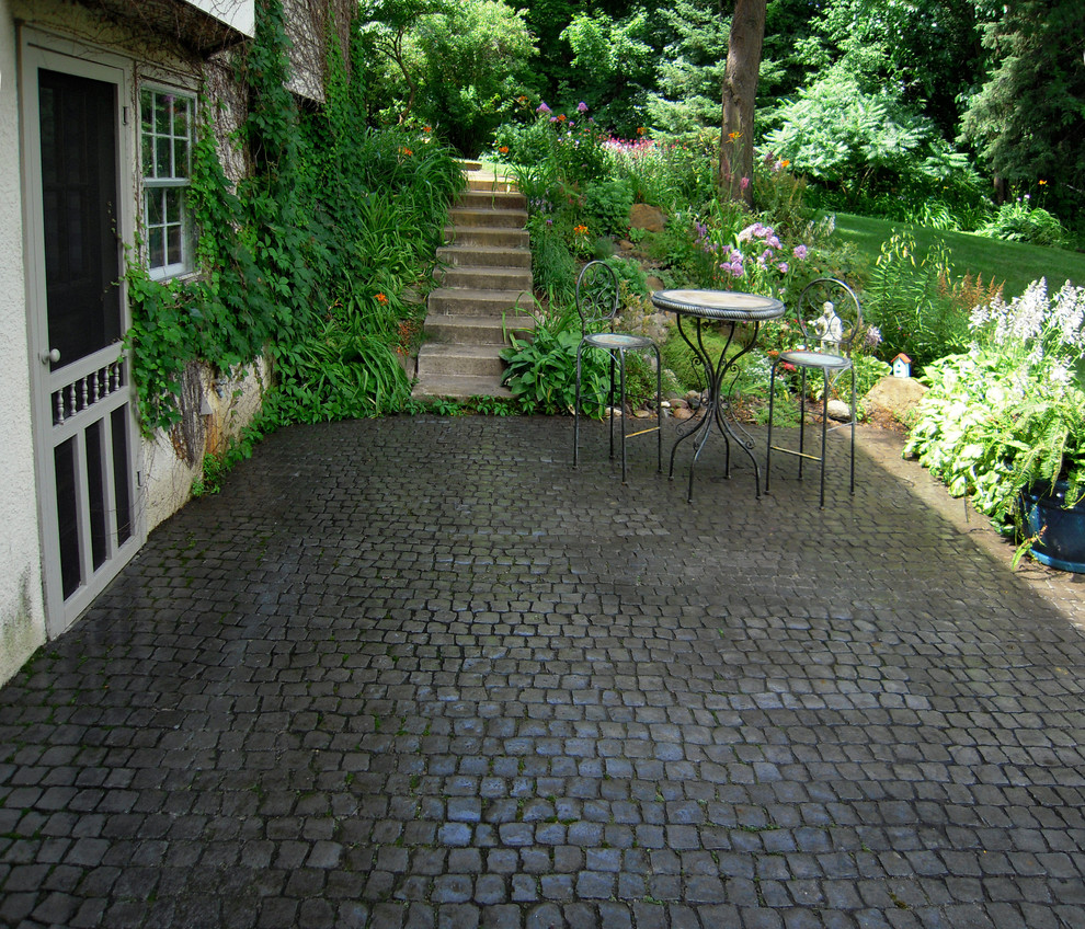 Wayzata Traditional Patio Minneapolis by European Cobblestone