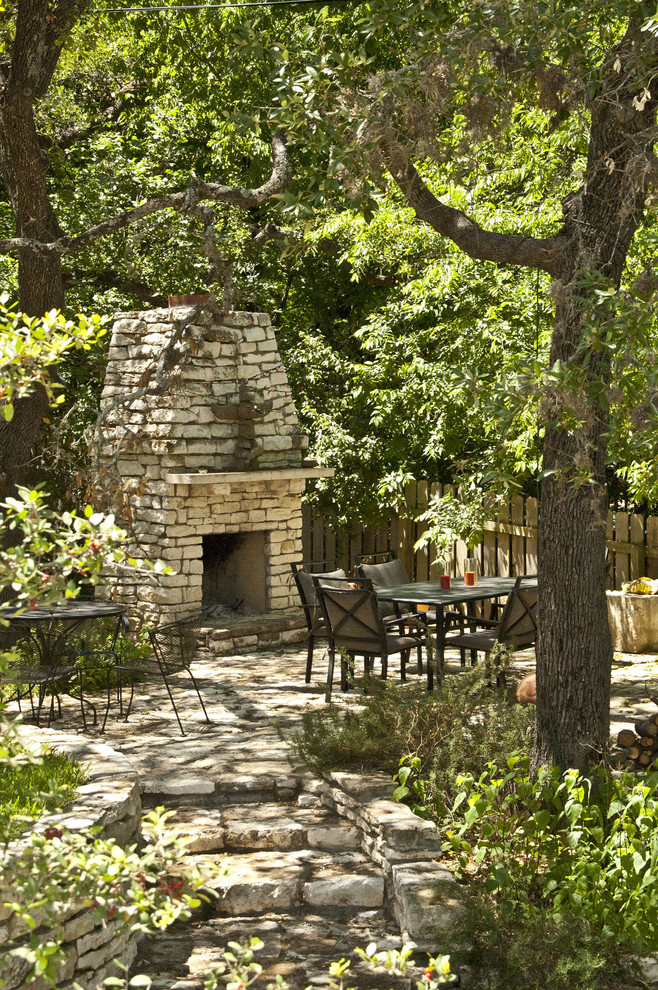 Photo of a world-inspired patio in Austin.