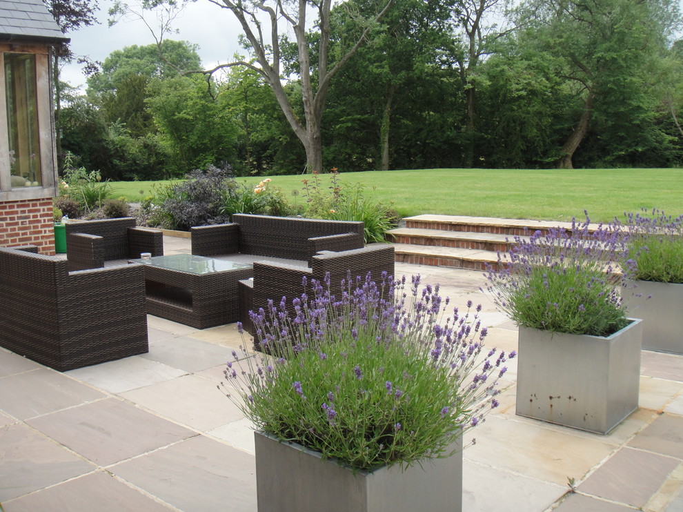 Design ideas for a contemporary patio in Berkshire.