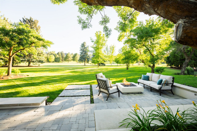 Yard of the Week: Outdoor Rooms With a Golf Course View