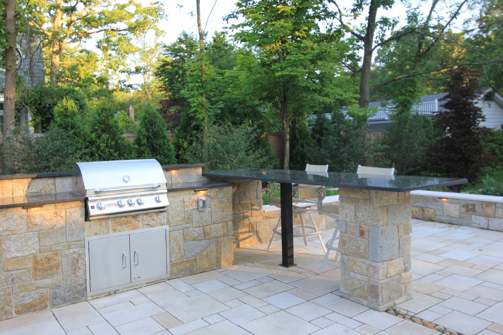 IL Outdoor Kitchen and Bar Traditional Patio Chicago
