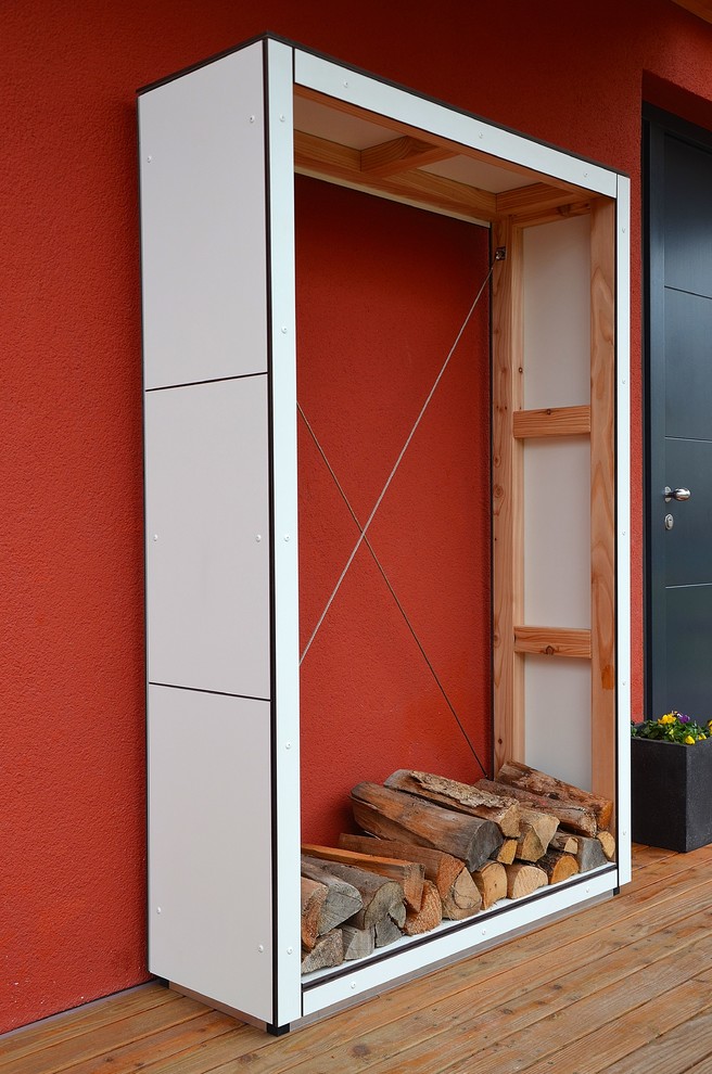 Design ideas for a contemporary patio in Munich.