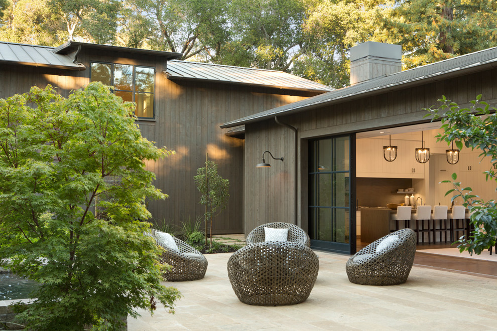 Design ideas for a farmhouse patio in Los Angeles.