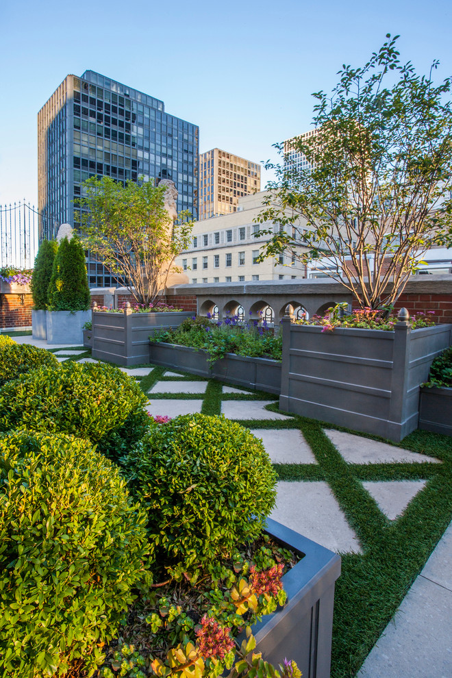 WrapAround Penthouse Deck Traditional Patio Chicago by Mariani