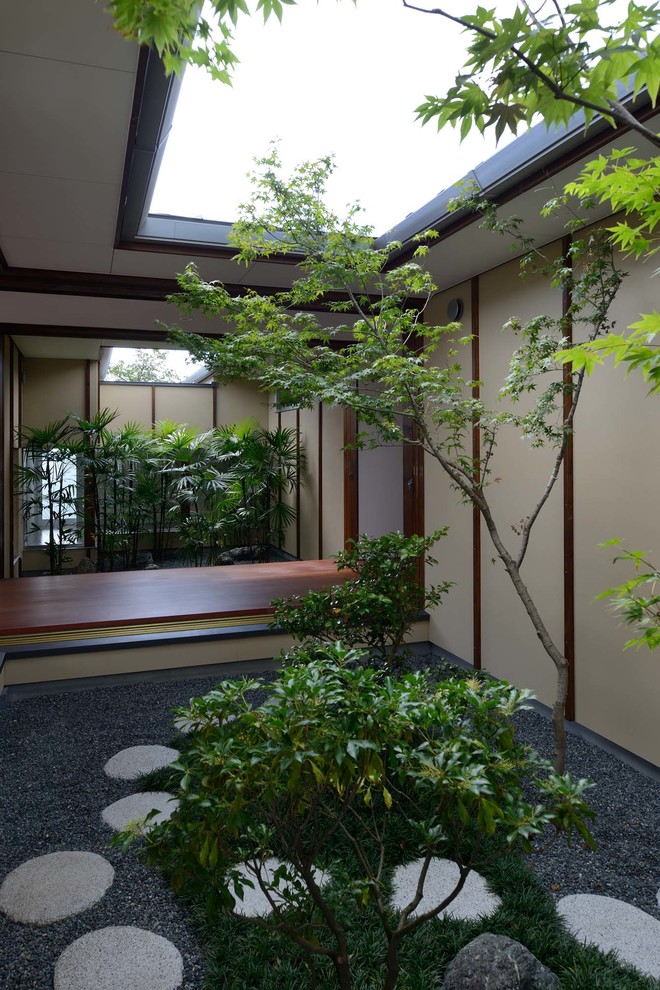 京都にある和風のおしゃれなテラス・中庭の写真