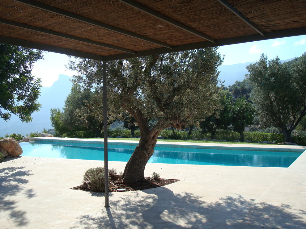 Inspiration for a mediterranean swimming pool in Palma de Mallorca.