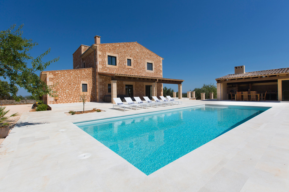 Mittelgroßer Landhausstil Pool in rechteckiger Form in Palma de Mallorca