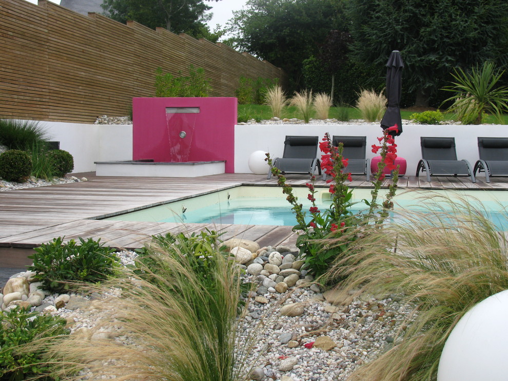 Exempel på en mellanstor modern pool