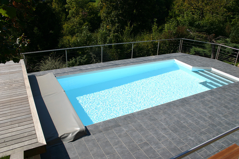 Pool - contemporary pool idea in Lyon
