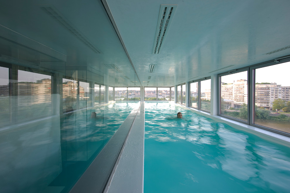 Inspiration for a contemporary swimming pool in Nantes.