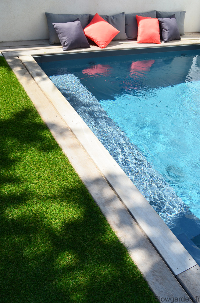 Idées déco pour une piscine contemporaine.