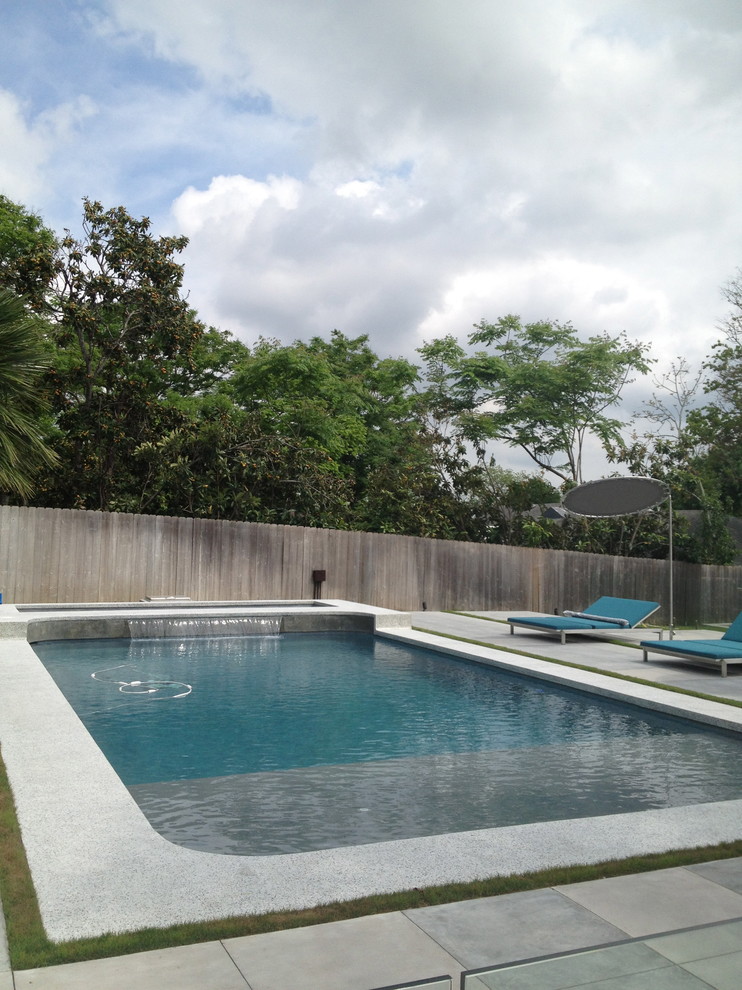 Inspiration for a 1950s pool remodel in Austin