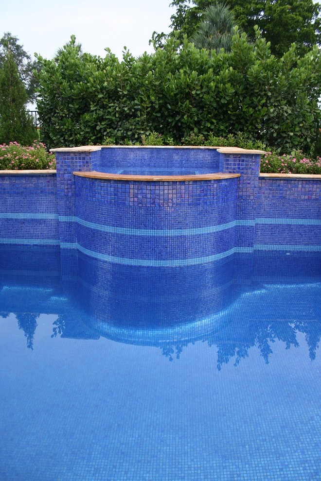Inspiration for a contemporary swimming pool in Miami.
