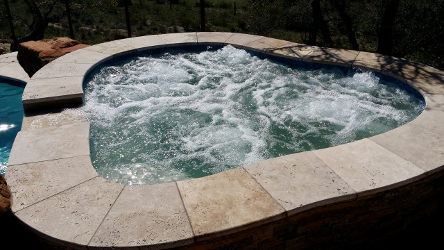 20 Ton Rock Waterfall Boerne, Texas - Traditional - Swimming Pool & Hot Tub  - Austin - by Infinity Pools of Texas | Houzz IE