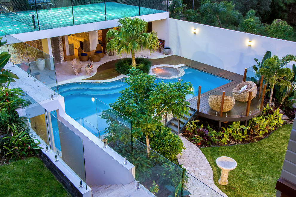 This is an example of a contemporary swimming pool in Brisbane.