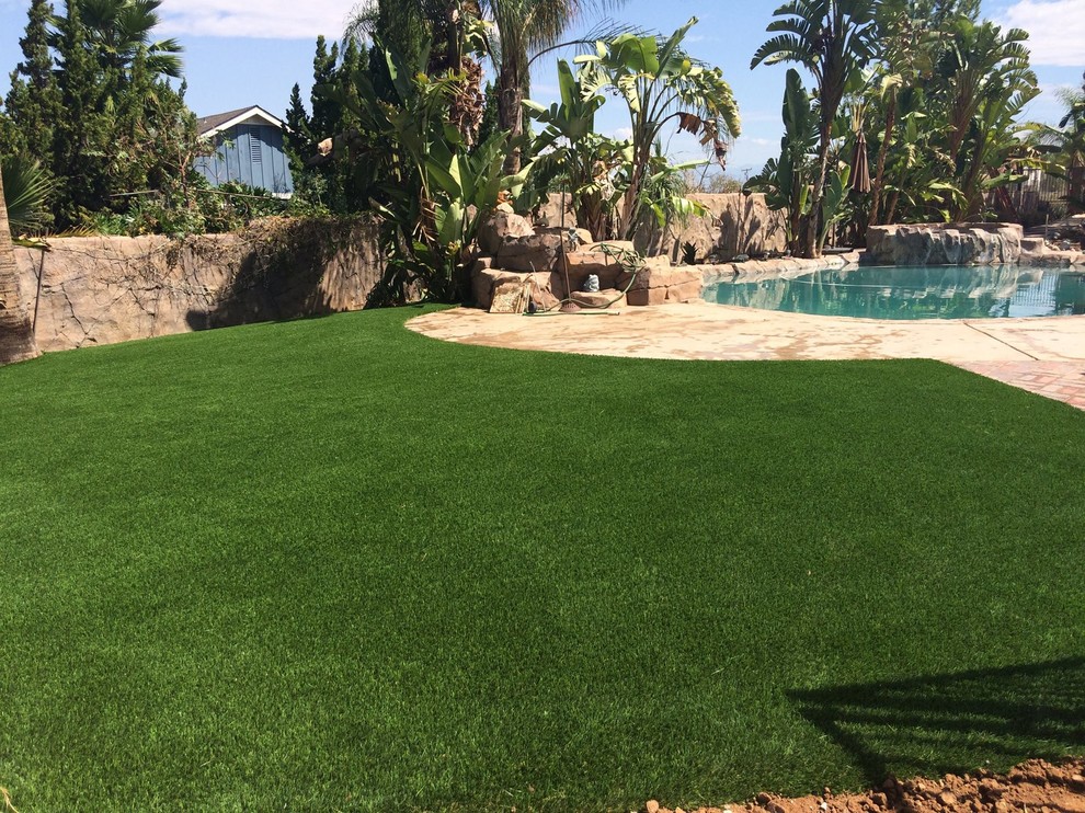 2015 Perris, CA Synthetic Turf Conversion Tropical Pool Los
