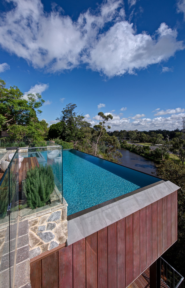 Diseño de piscina infinita actual rectangular