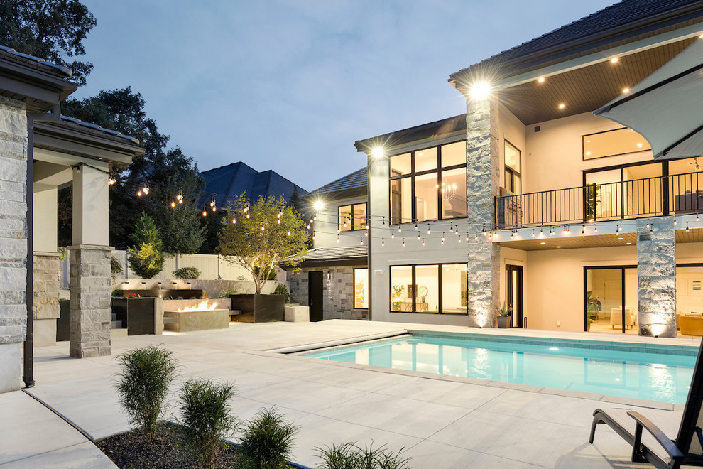 This is an example of a contemporary swimming pool in Salt Lake City.
