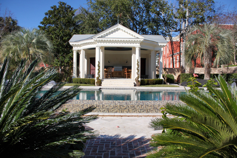 Klassischer Pool in Charleston