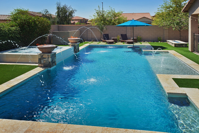 A Pool Designer's Backyard - Contemporary - Swimming Pool & Hot Tub ...