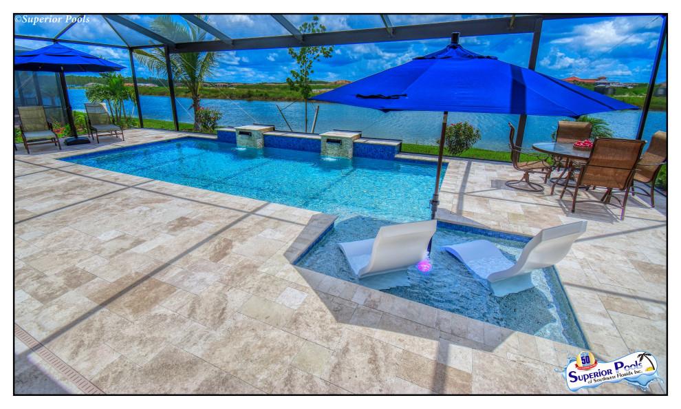 Foto di una piscina minimal personalizzata di medie dimensioni e dietro casa con pavimentazioni in pietra naturale